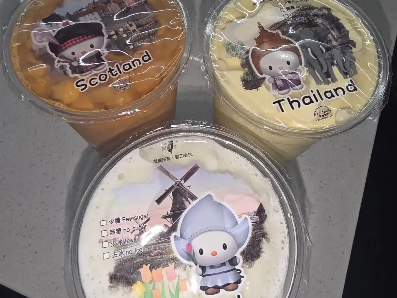 Black tea bubble tea with tapioca pearls