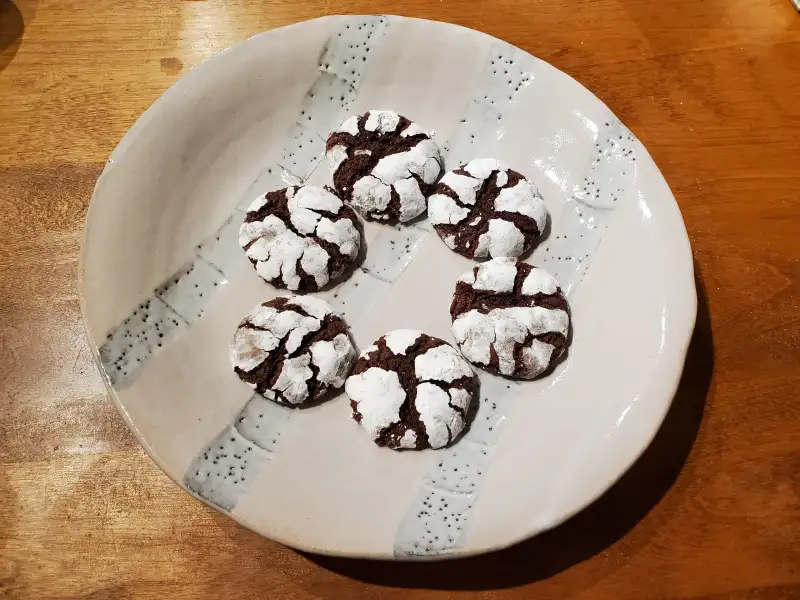 Chocolate-flavored, crunchy biscuits