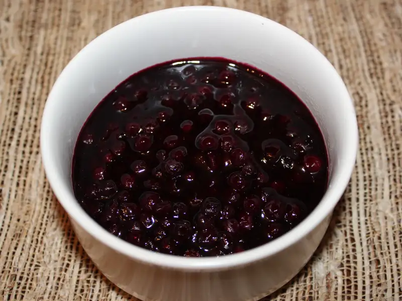 Blueberry sauce, light and fruity