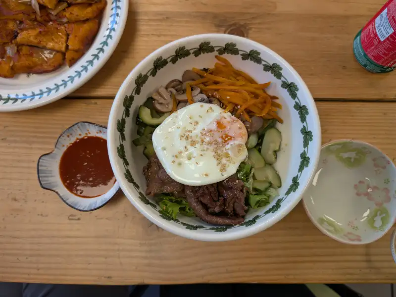 Quick Bibimbap with ground pork and gochujang sauce